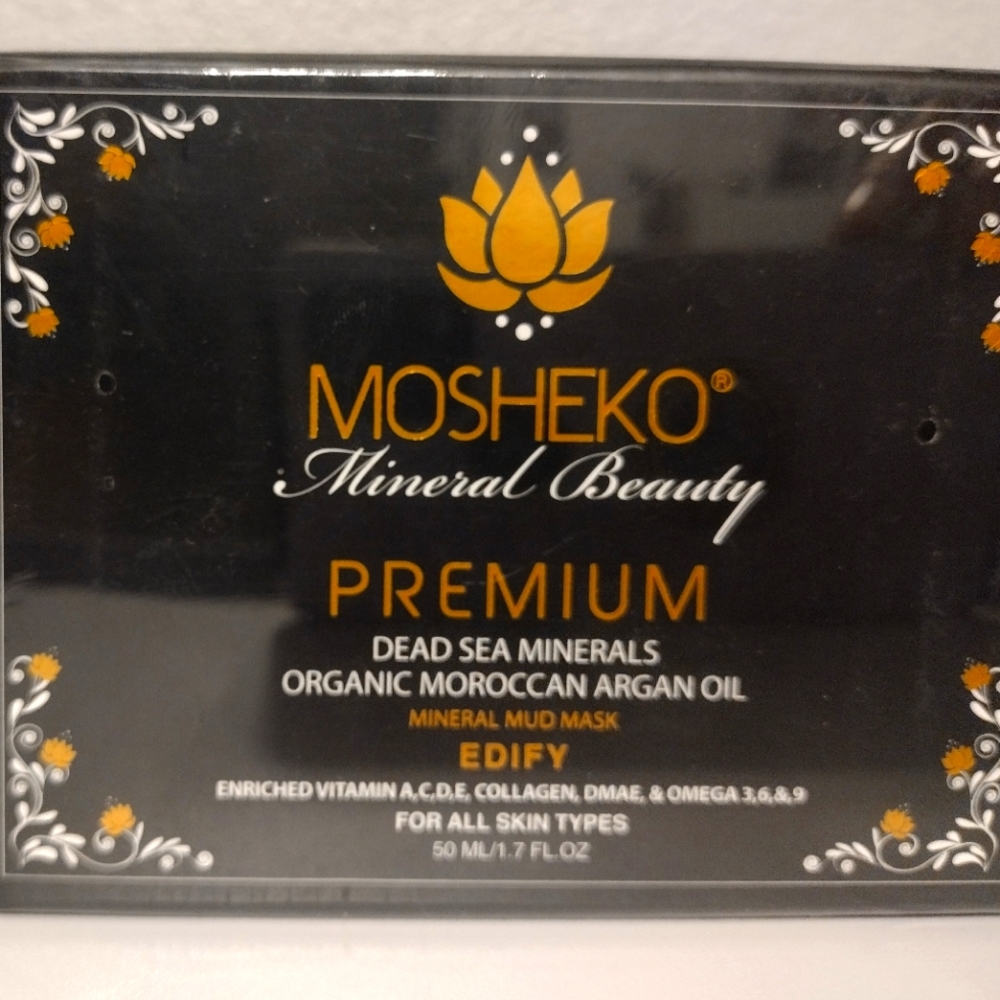 Mosheko mud mask